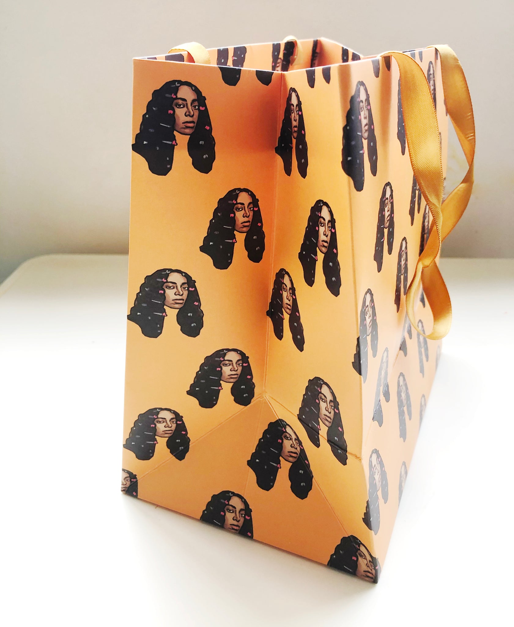 SOLANGE | Gift Bag